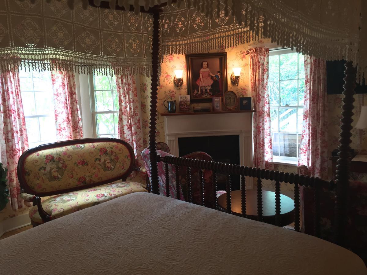 Annie Wiggins Guest House Галена Экстерьер фото